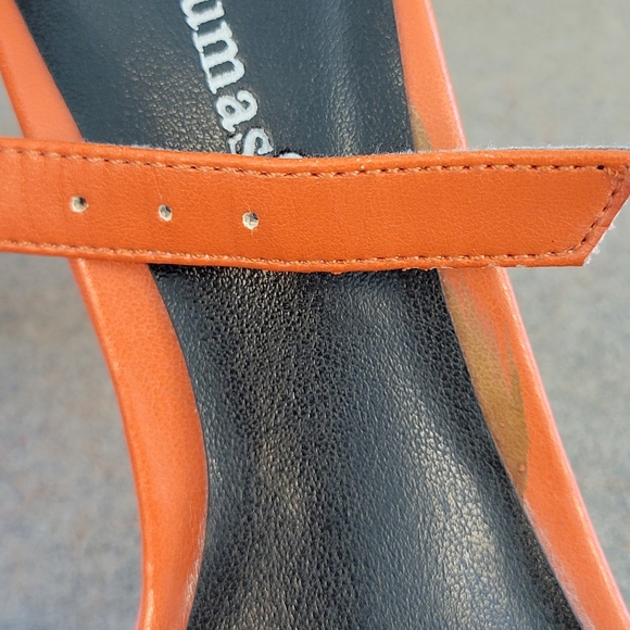 🔥Pierre Dumas Orange Heels with Colorful accents🔥 - Picture 7 of 10